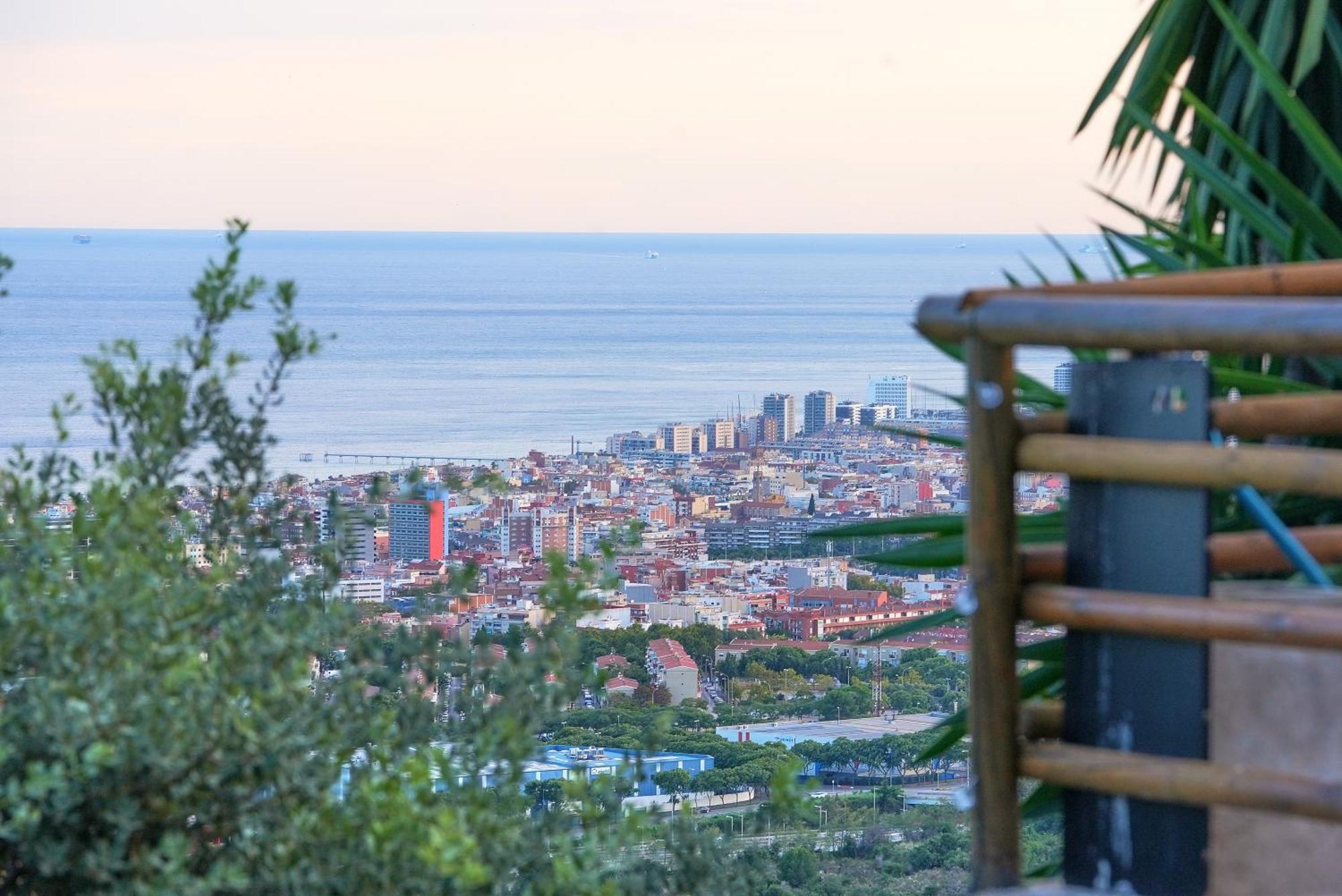 Aaa View Private Terrace Outdoor Heated Hot Tub Family Fun Villa Badalona Exteriör bild